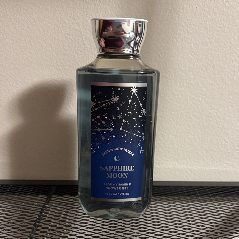 Bath & Body Works Sapphire Moon Shower Gel - New